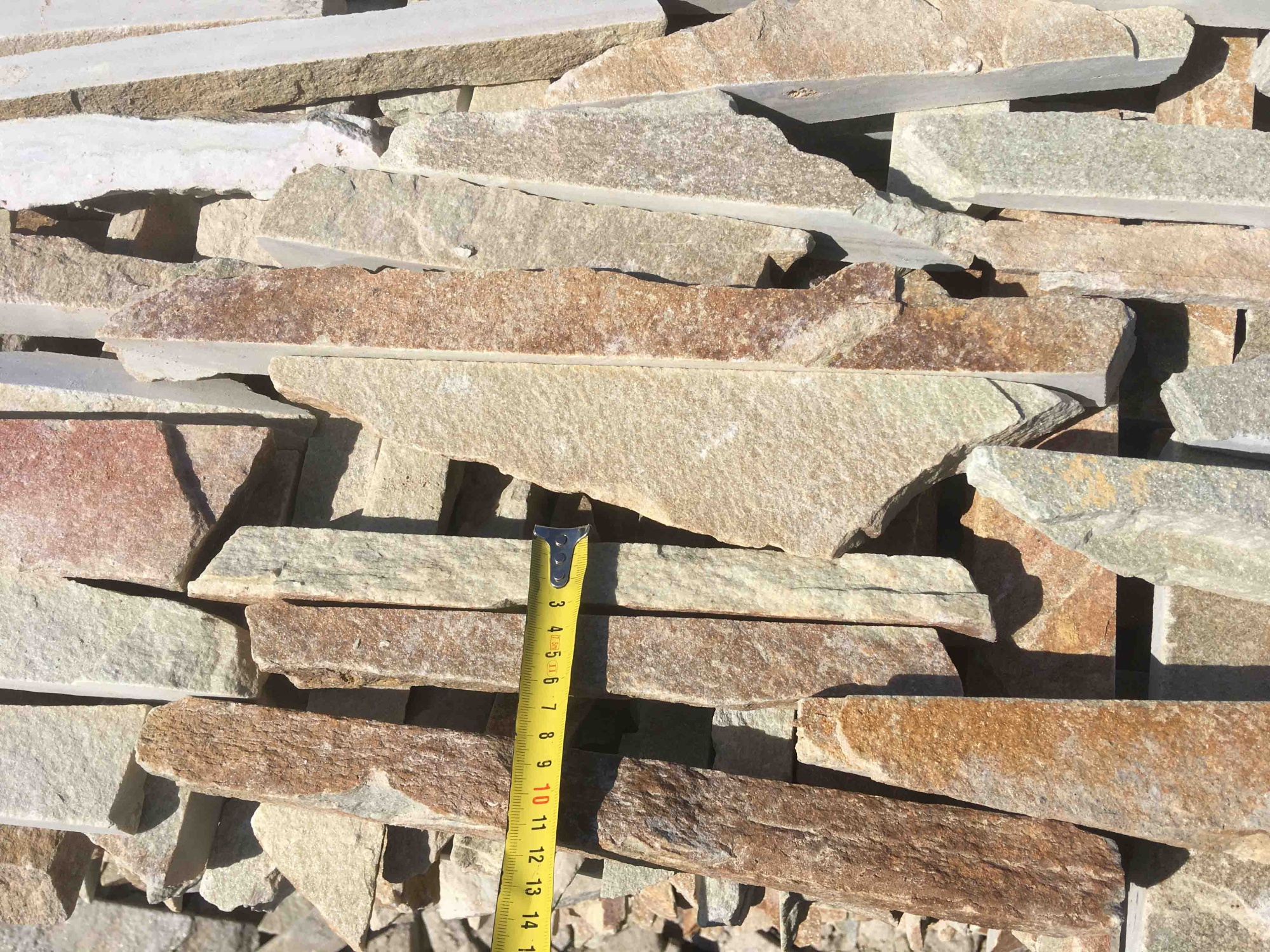 Горбушка златолит золотистый для облицовки купить в Кубинке