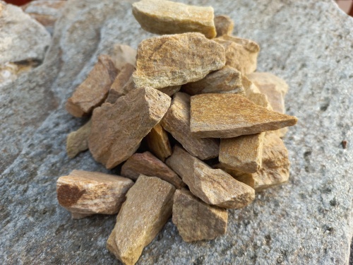 Златолит жёлтый декоративная каменная крошка купить в Кубинке