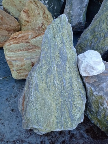 Златолит жёлтый, жёлто-зелёный глыбки и валуны для ланшафтного дизайна купить в Кубинке