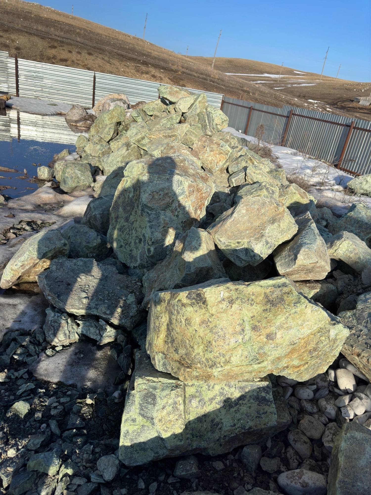 Камни для ландшафтного дизайна зелёные 10-60 килограмм купить в Кубинке