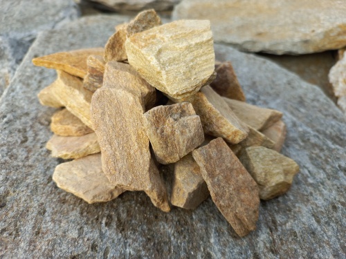 Златолит жёлтый декоративная каменная крошка купить в Кубинке