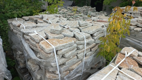 Гранитный плитняк галтованный для парковки купить в Кубинке