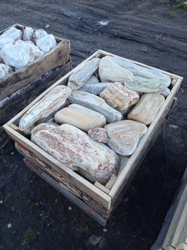 Златолит жёлтый, жёлто-зелёный глыбки и валуны для ланшафтного дизайна купить в Кубинке