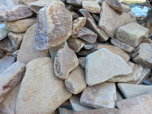 Златолит жёлтый, жёлто-зелёный глыбки и валуны для ланшафтного дизайна купить в Кубинке