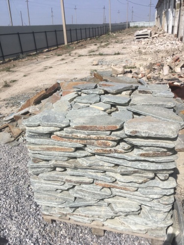 Златолит серебристый галтованный для лестниц купить в Кубинке