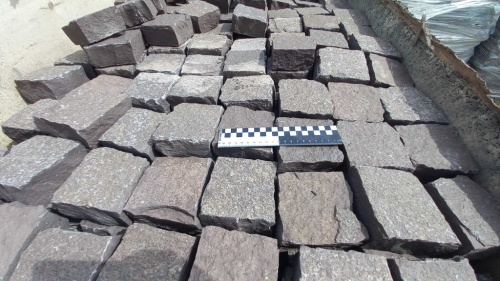 Лемезит колотая брусчатка 10 * 10 см. для парковки купить в Кубинке
