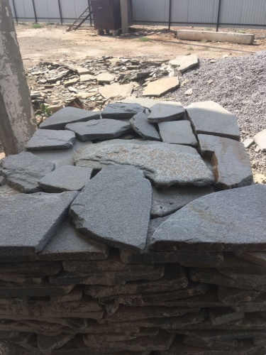 Златолит серебристый галтованный для лестниц купить в Кубинке